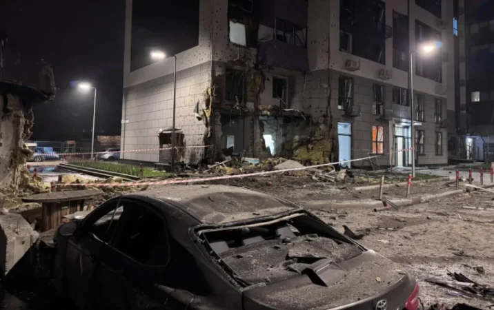 Ռուսական ԱԹՍ-ների հարվածների հետևանքով Կիևում բնակելի շենքեր են վնասվել, հրդեհներ են բռնկվել. կան զոհեր