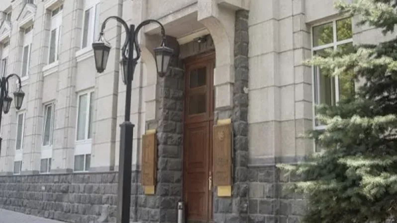 Որեւէ առևտրային բանկի մասնաճյուղի աշխատանքի դադարեցման որոշում չի կայացվել. ԿԲ