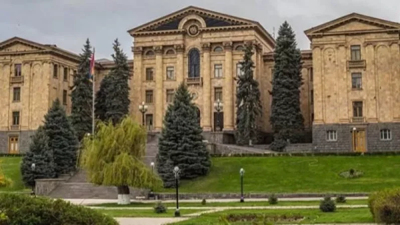 Արտակարգ դրություն մտցնելու որոշումից անմիջապես հետո անհապաղ հրավիրվելու է ԱԺ հատուկ նիստ