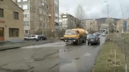 ՏԵՍԱՆՅՈՒԹ. Սևանում քլորաջրով ախտահանվում են փողոցները