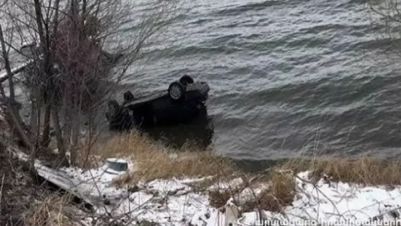 Car Has Fallen into Lake Sevan; Driver Rescued by Local Forces