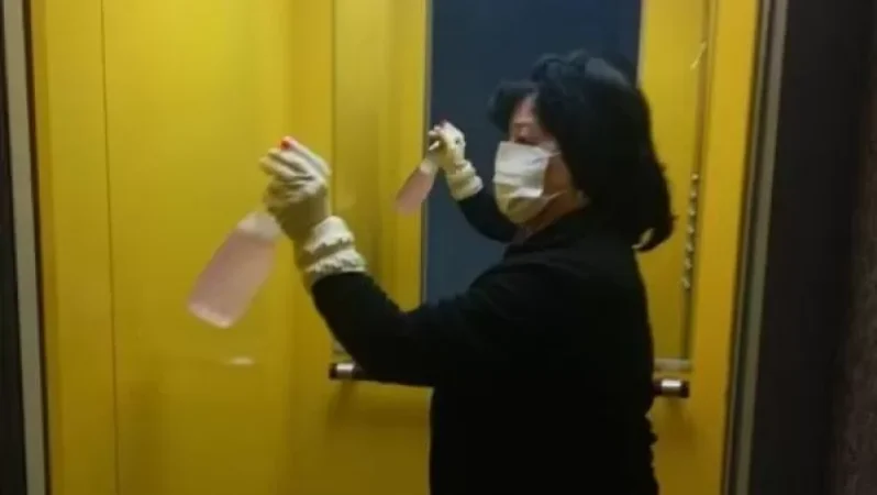 Արաբկիր վարչական շրջանում ախտահանվում են շենքերի շքամուտքերը, վերելակներն ու բազրիքները