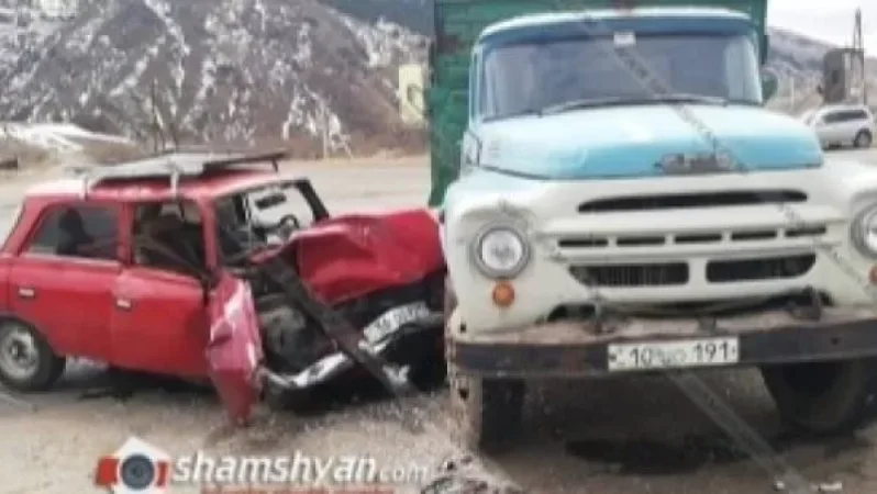 Լոռու մարզում բախվել են ԶԻԼ բեռնատարն ու «Մոսկվիչը». կան վիրավորներ