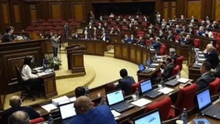 ՈՒՂԻՂ․ Մեկնարկել է ԱԺ նիստը․ օրակարգում է նաև «Գովազդի մասին» օրենքում լրացում կատարելու մասին հարցը