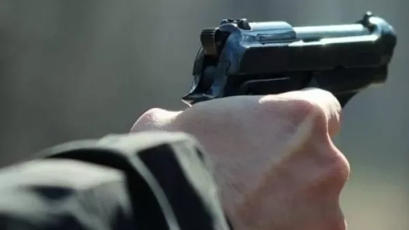 Վանաձորի բնակիչը հրազենից կրակոցներ է արձակել երկու համաքաղաքացիների ուղղությամբ, ապա դիմել փախուստի