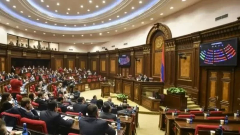 ԱԺ-ն 3-րդ արտահերթ նիստի ժամանակ 2-րդ ընթերցմամբ կողմ քվեարկեց զանգերը ֆիքսելու նախագծին