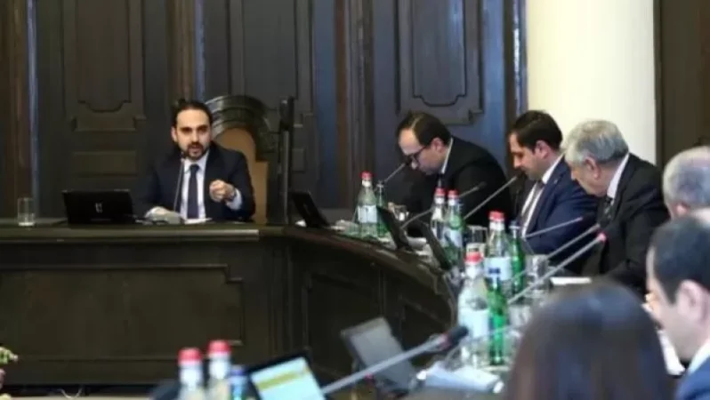 Ոստիկանությանը միացել են ԱԱԾ-ի, ՌՈ-ի, ԱԻՆ-ի ուժերը