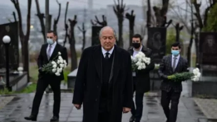 Նախագահը հարգանքի տուրք է մատուցել ապրիլյան պատերազմի զոհերի հիշատակին