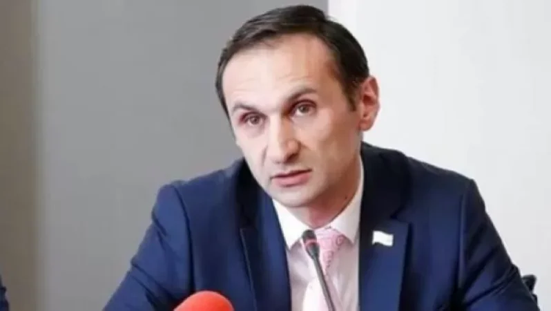 Հնարավոր չէ իմանալ բջջայինի կամ սմարթֆոնի հստակ տեղը. կառավարությունը պետք է բացատրություն տա. պատգամավոր