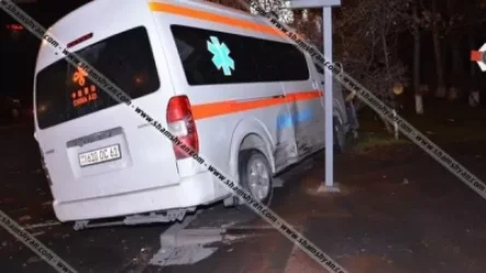 Վթարի ենթարկված շտապօգնության մեքենան տեղափոխելիս է եղել կորոնավիրուսային հիվանդությամբ հաստատված 3 պացիենտի. խոսնակ