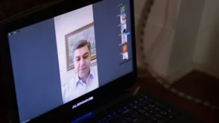 Արթուր Վանեցյանը հեռավար դաս է անցկացրել Քաշաթաղի դպրոցականների հետ