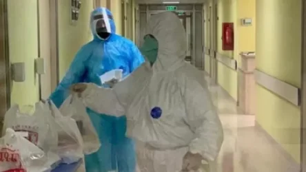 Արարատի մարզպետը նախարարի հետ այցելել է կորոնավիրուսով վարակվածներին