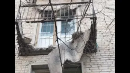 Պոկվել են Բագրատունյաց պողոտայի շենքերից մեկի պատշգամբի բետոնե կառուցատարրերը