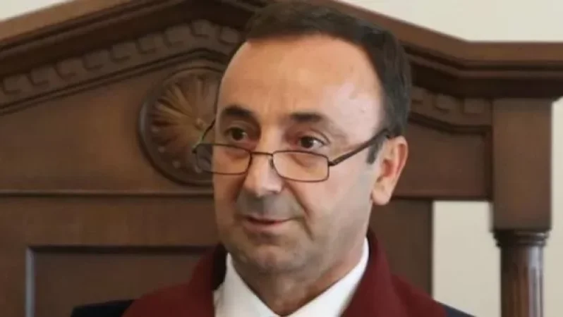 Հրայր Թովմասյանի նախաձեռնությամբ համակարգիչներ է փոխանցել ԿԳՄՍ-ին՝ աշակերտների համար