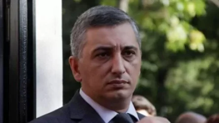 ԱԱԾ և ոստիկանության ներքին անվտանգության աշխատակիցները ոստիկանության Դավթաշենի բաժանմունքում են