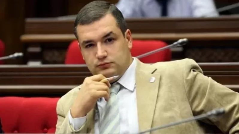 «Հրապարակ». Տիգրան Ուրիխանյանը 3 անգամ թեստավորվել է. նա թոքաբորբ է տանում