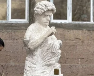 Պարույր Սևակի մարմարե կիսանդրին քննադատությունների է արժանացել