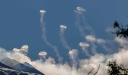 ՏԵՍԱՆՅՈՒԹ. Եվրոպայի ամենամեծ հրաբուխը՝ Էթնան, սկսել է ծխի օղակներ արձակել