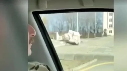 ՏԵՍԱՆՅՈՒԹ. Ալիևը շրջում է Շուշիում. անցնում Վազգեն Սարգսյանի կոտրած արձանի մոտով