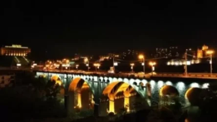 2 տղամարդ սպառնում են ցած նետվել «Հաղթանակ» կամրջից. պահանջում են, որ ժամանի Փաշինյանի օգնականը