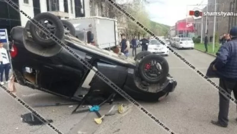 Collision Involving VAZ 2107 and Mitsubishi Pajero io in Syunik Province