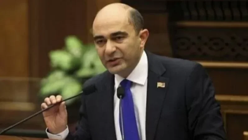 Մեր խմբակցության պատգամավորները լքում են  նիստերի դահլիճը. Էդմոն Մարուքյան