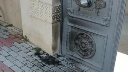 Կորոնավիրուսը սրանք են բերել. Ստամբուլում մի տղամարդ փորձել է այրել հայկական Սուրբ Աստվածածին եկեղեցու դուռը