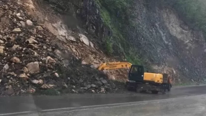 Վանաձոր-Ալավերդի ավտոճանապարհին տեղի է ունեցել քարաթափում