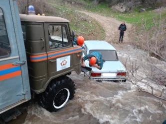 Մեքենան արգելափակվել է գետի մեջ ու չի կարողացել դուրս գալ