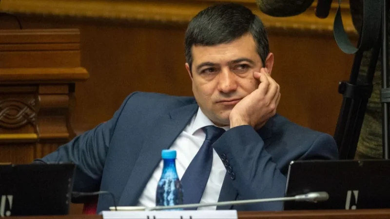 Գյումրին ձեզ համար խոպան չէ, գյումրեցին էլ առաջվա «միամիտը» չէ»․  Մինասյան