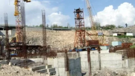 Չկայացած մրցույթներ, ընդհատված շինաշխատանքներ.  Երևանի քաղաքապետարան