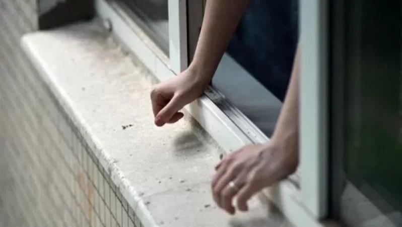 Երևանում Հնդկաստանի Հանրապետության քաղաքացին ցած է նետվել 4-րդ հարկի պատուհանից. ԱԻՆ