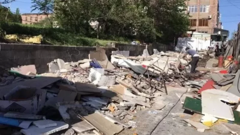 Արաբկիրում ապամոնտաժվել է պուրակը պատնեշած շուրջ 30 կրպակ. Երևանի քաղաքապետարան