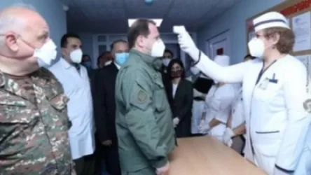 Նախ՝ ջերմաչափում, ապա՝ շրջայց. Տոնոյանը մասնակցել է նորոգված, վերազինված հոսպիտալի բացմանը