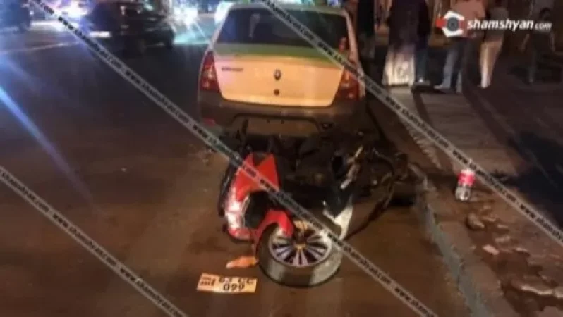 Երևանում բախվել են Lexus-ն ու մոպեդը. վերջինս ուղևորուհին տեղափոխվել է հիվանդանոց