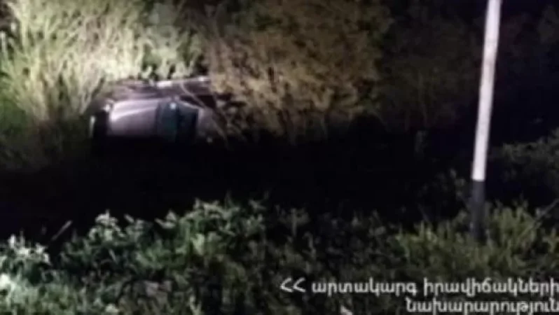 Ճամբարակ-Թթուջուր ճանապարհին մեքենան մոտ 10 մետր գլորվել Գետիկ գետի ափամերձ հատված