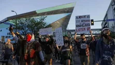 Բողոքի ցույցեր և բախումներ ԱՄՆ-ում. աֆրոամերիկացու սպանությունից հետո ցույցեր են անցկացվել երկրի ավելի քան 10 քաղաքներում