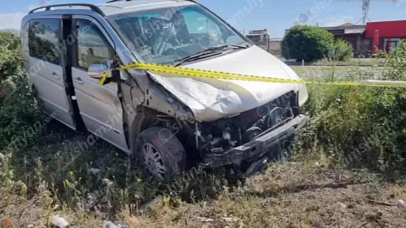 Պռոշյան գյուղում բախվել են Mercedes Sprinter-ն ու Hyundai Elantra-ն․ կա 5 վիրավոր․ Shamshyan.com
