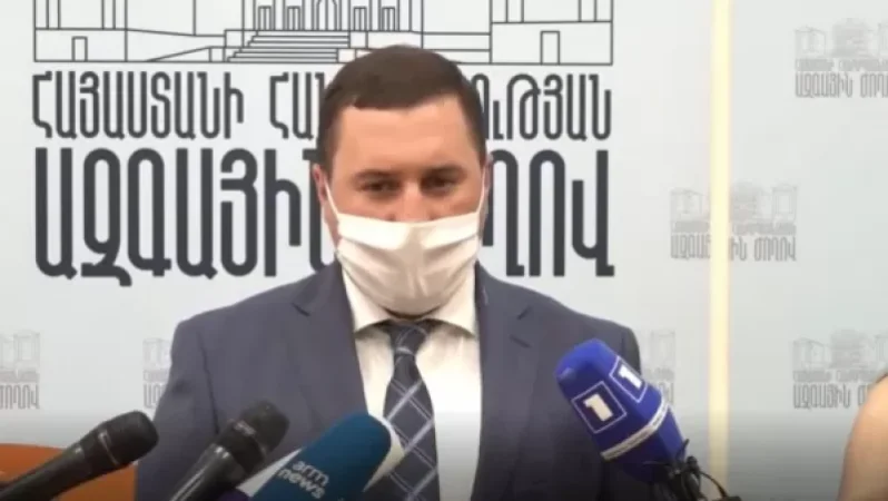 Բանակում իրավիճակը վերահսկելի է. վարակակիրների հիմնական մասը սպայական կազմից են. փոխնախարարը մանրամասներ է ներկայացրել