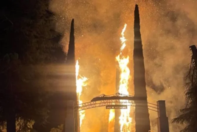 Ֆրեզնոյում հրկիզել են «Արարատ» հայկական գերեզմանատունը