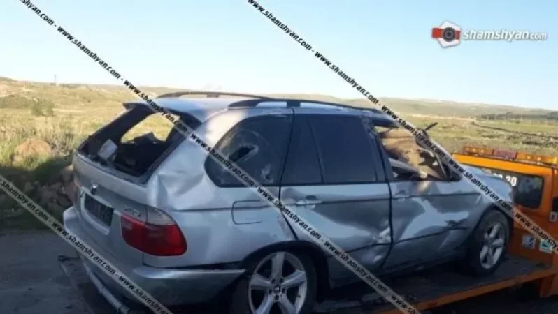 Շիրակի մարզում BMW X5-ը դաշտամիջյան ճանապարհին կողաշրջվել է. կա վիրավոր
