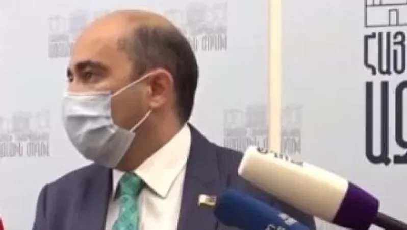 Մենք այսօր ունենք հարյուրավոր վարակակիրներ, տասից ավելի մահեր, դուք ինձ հանրաքվեի մասին հարց եք տալիս․ Մարուքյան