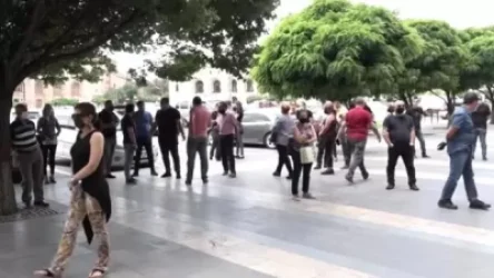 Կառավարության շենքի դիմաց բողոքի ակցիա են իրականացրել ռեստորանի աշխատակիցները