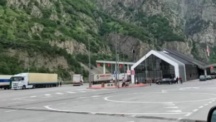 ՀՀ տարածքում ճանապարհները հիմնականում անցանելի են. Լարսը բաց է բեռնատարների համար