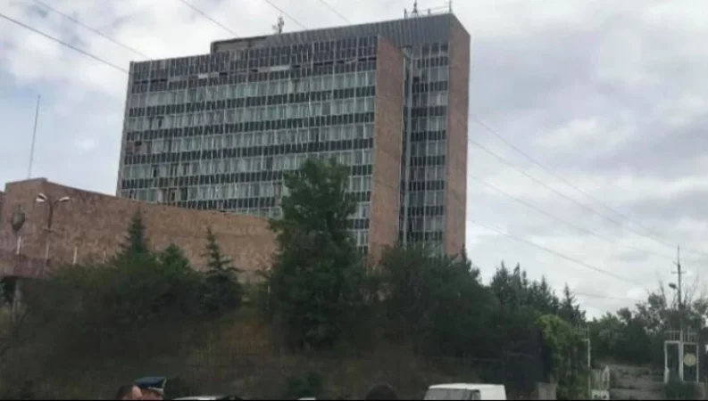 ՊՆ նախկին շենքի պայթեցմամբ պայմանավորված՝ մայրուղին փակ է լինելու