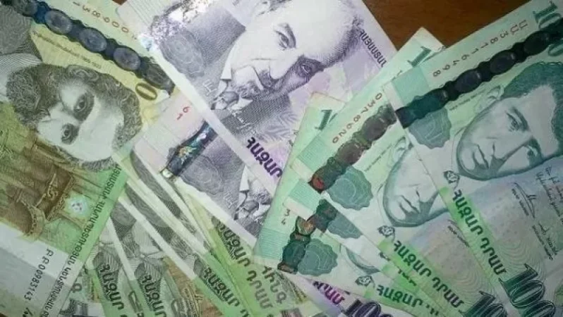 Գյումրիի բնակարանից հափշտակել էր 1 միլիոն 700 հազար դրամ եւ 8000 դոլար. մանրամասներ