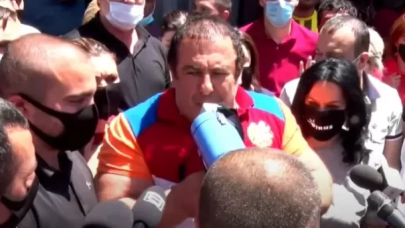 Հայաստանում Գագիկ Ծառուկյանի աջակիցները պահանջել են Նիկոլ Փաշինյանի հրաժարականը. «РИА Новости»-ն անդրադարձը