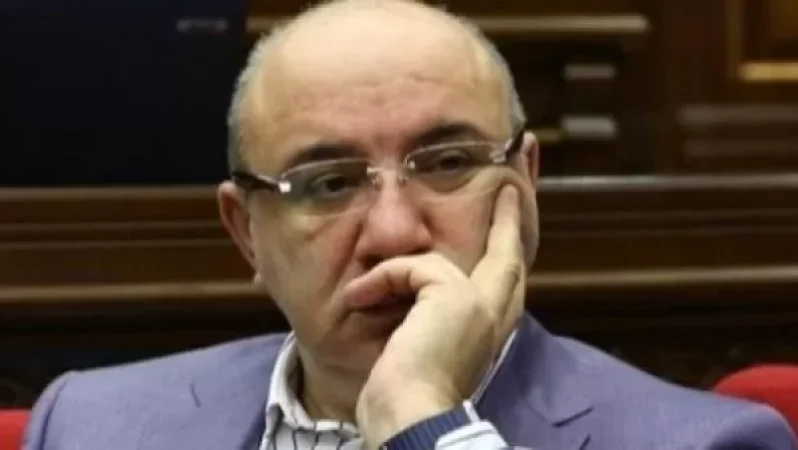 ԱԺ նախկին պատգամավոր, գործարար Գուրգեն Արսենյանի որդին ավազակային հարձակում կատարելու կասկածանքով ձերբակալվել