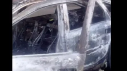 Վիլնյուսի փողոցի շենքերից մեկի մոտ այրվել է «Volkswagen Golf 3»-ը