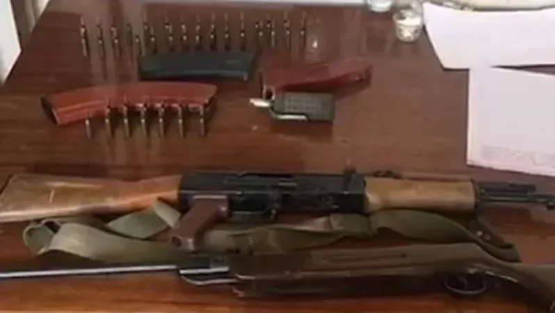 Գեղարքունիքի ոստիկանները խուզարկությամբ ինքնաձիգ, հրացան, նռնակ և ռազմամթերք են հայտնաբերել